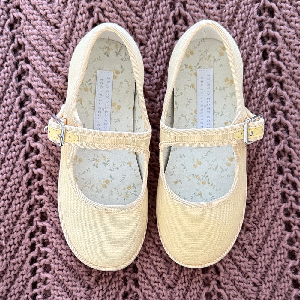 Charming Cream Kids Mary Jane Shoes